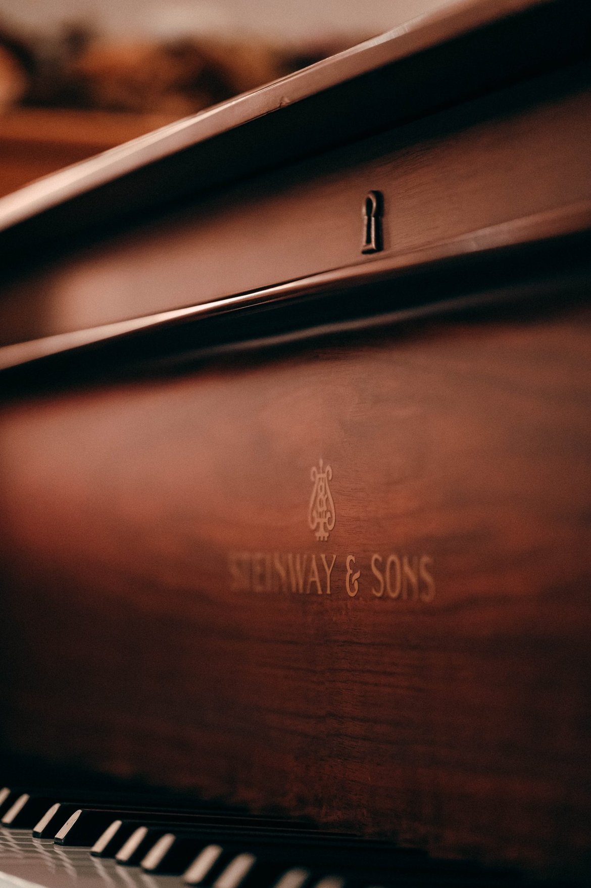Steinway & Sons ピアノ ロゴ